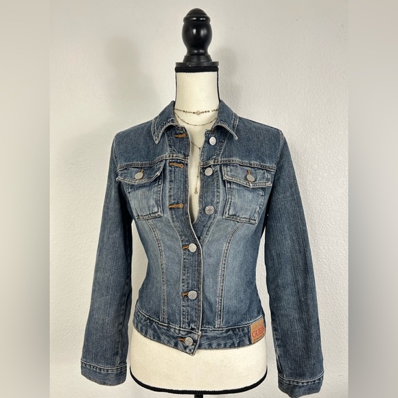 90’s GUESS Medium Wash Denim Jacket SIZE S FITTED BUTTON DOWN COLLARED - Picture 1 of 10